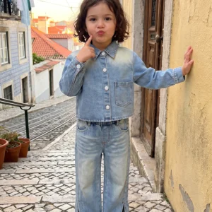 Girls Button-down Shirt & Wide-leg Jeans 